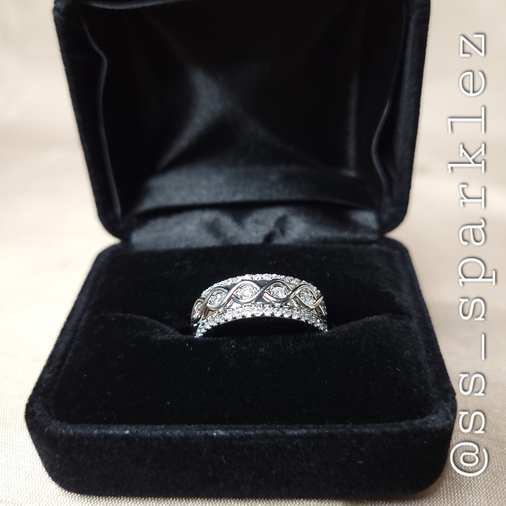 Infinity Symbol Inlaid Diamond Ring - Picture 6 of 7